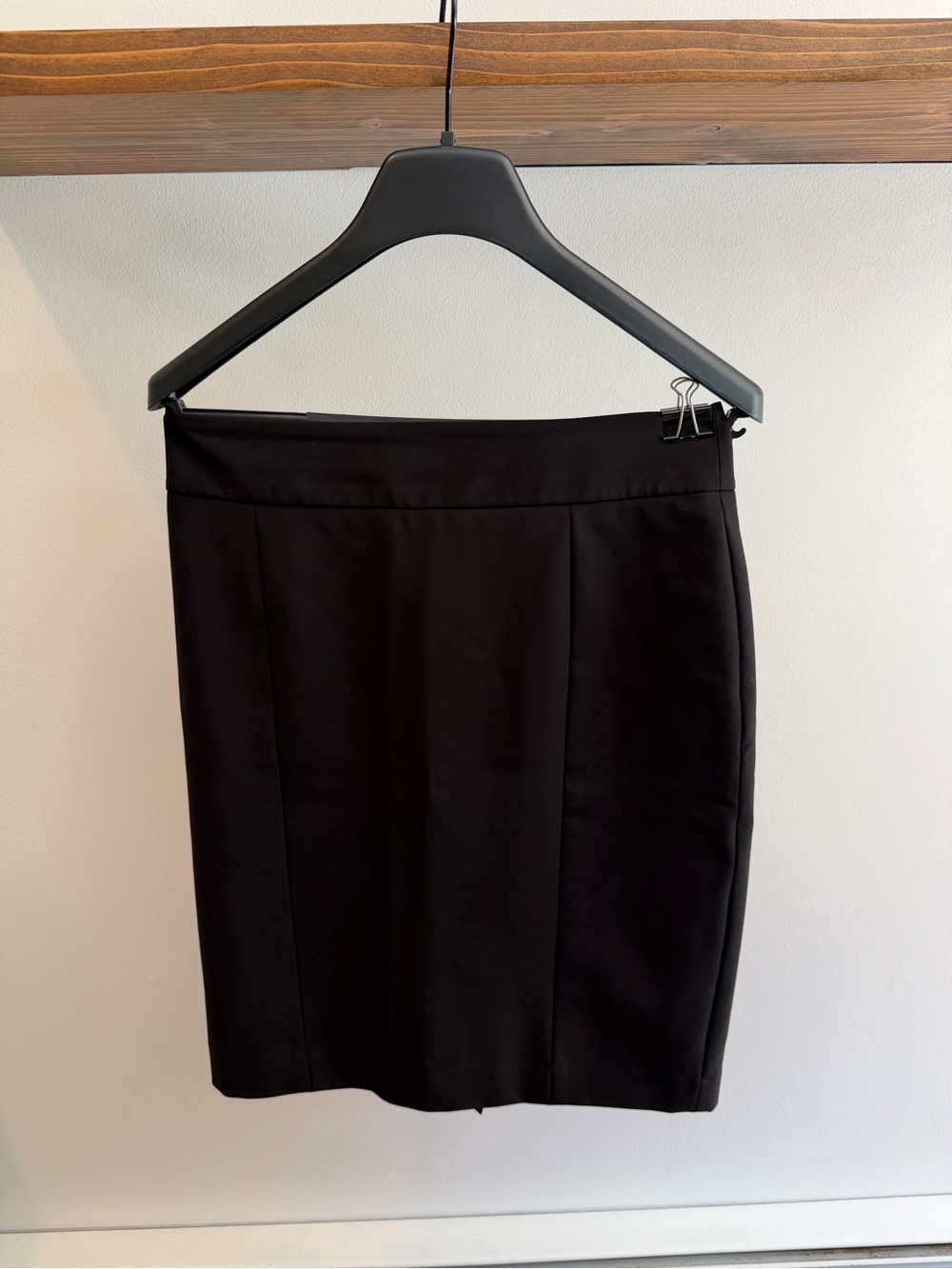 Ann Taylor Classic Black Pencil Skirt - Sleek Professional Style